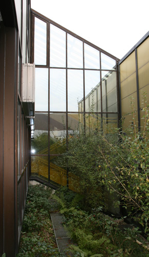 Foto des Schulhauses von außen
